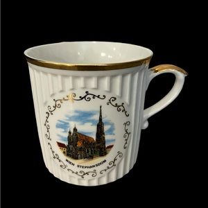 VTG  Wien Stephansdom Vienna Austria White Gold Tone Trim Coffee Tea Cup Mug